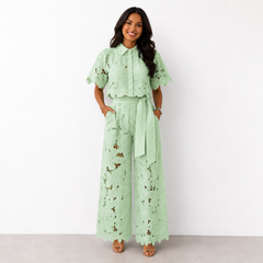 Reina™ Elegant Floral Lace Set