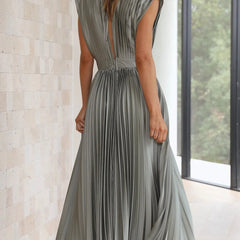 Ottavia™ Elegant Pleated Maxi Dress